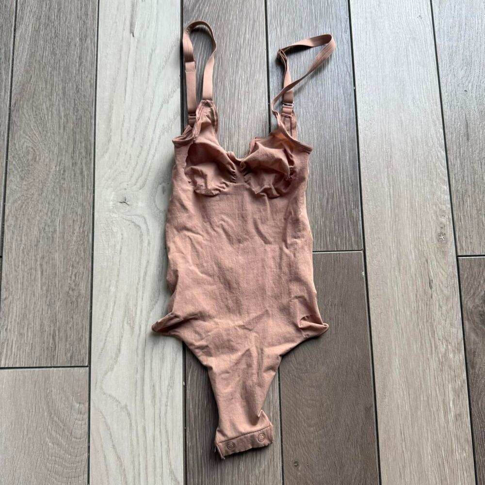 skims seamless bodysuit